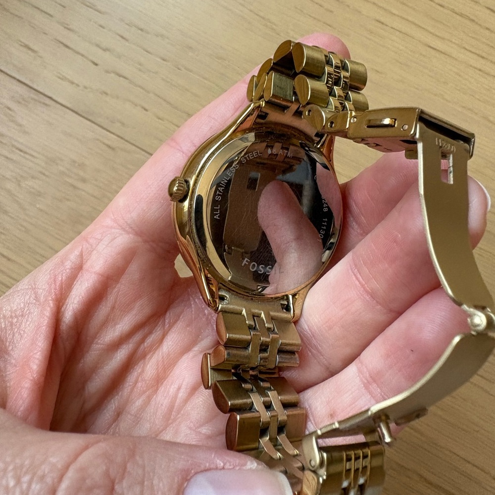 Fossil Watch - Picture 3 of 3